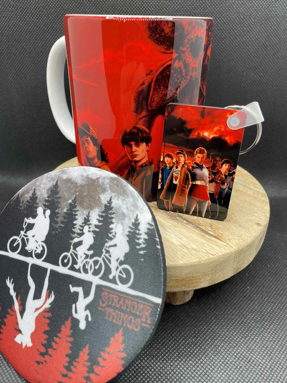 🎁 Gift Set Mug – Mug + Keychain + Coaster – Stranger Things 🔦🧇 – photo 2